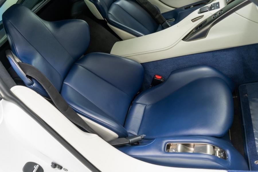 Интерьер Lexus LF-A (108) 2012 года  (фото 17 из 34)
